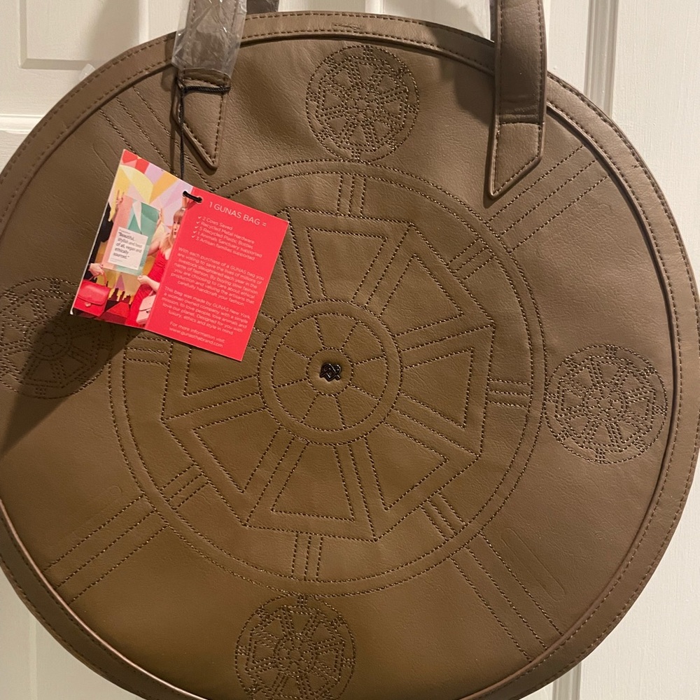 Gunas NY Meghan Round tan vegan tote. NWT. 14”